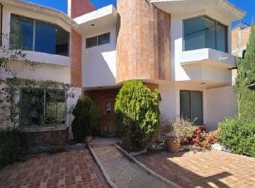 Casa de 3 habitaciones, Pachuca · Venta, Col. Arboledas de San Javier, 3a Sección, Calle Juníperos, Pachuca H.