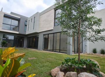 Casa · 359m² · 3 Recámaras · 2 Estacionamientos · Casa en Venta en Pedregal