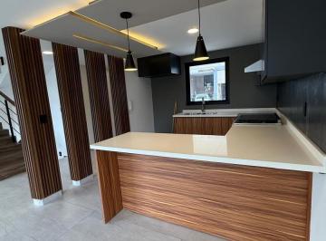 Casa · 256m² · 3 Recámaras · 2 Estacionamientos · Casa en Residencial Lago Esmeralda