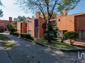 Casa · 400m² · 3 Recámaras · 4 Estacionamientos · Venta de Casa en Condominio Horizontal, Ubicación Provilegiada a 5 Minutos de Periférico.