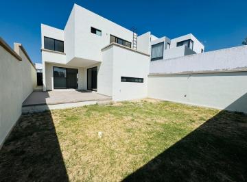 Casa · 230m² · 3 Recámaras · Casa en Venta en Lomas Punta del Este Jardin Amplio