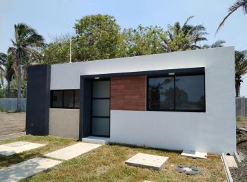 Casa · 78m² · 2 Recámaras · 2 Estacionamientos · Casa de 1 Nivel en Puerta del Sol, Viento Sur, Medellín
