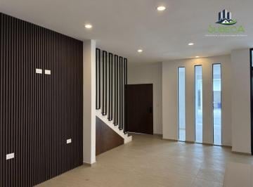 Casa de 3 habitaciones, Xalapa · Casa en Venta El Fracc. La Finca con Recámara en Planta Baja
