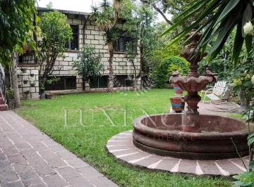 Casa · 446m² · 4 Recámaras · 5 Estacionamientos · Casa en Toriello Guerra en Venta