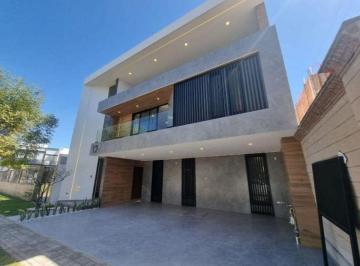 Casa de 5 habitaciones, San Andrés Cholula · Residencia Venta Ubicada en Parque Potosi, Lomas de Angelopolis Cascatta, 4 Recamaras, Roof Garden