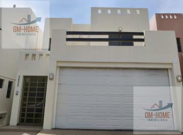 Casa · 380m² · 3 Recámaras · 2 Estacionamientos · Casa en Sábalo Country