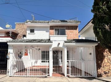 Casa de 3 habitaciones, Zapopan · Casa en Venta en Real Vallarta