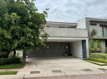 Casa en condominio de 4 habitaciones, Zapopan · Casa en Venta en Puerta Plata