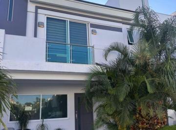 Casa en condominio · 194m² · 4 Recámaras · 2 Estacionamientos · Casa en Venta Coto K – Fracc. Residencial La Cima