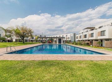 4ed0cd82e48a0776c609179980da4cc7aec3d5e8c2d40dffe9302c2fd5a4e46f · Casa en Venta con 3 Habitaciones, Alberca y Amenidades en Xochitepec