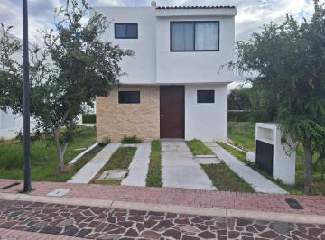 Casa · 115m² · 3 Recámaras · 2 Estacionamientos · Casa en Venta, en Ciudad Maderas, Queretaro