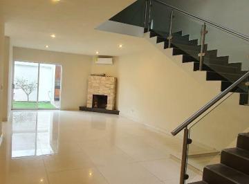 Casa de 4 habitaciones, Durango · Casa en Venta: Fraccionamiento Residencial El Roble.