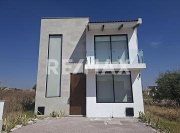 Casa de 3 habitaciones, El Marqués · Casa en Venta en Ciudad Maderas, El Marqués Querétaro con Recámara en Planta Baja
