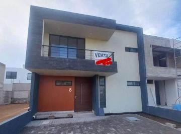 Casa · 192m² · 4 Recámaras · Casa en Venta en Cañadas del Arroyo