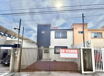 Casa de 3 habitaciones, Ensenada · Casa en Venta | Remodelada y Lista Para Habitar | Col. Benito Juárez, Ensenada