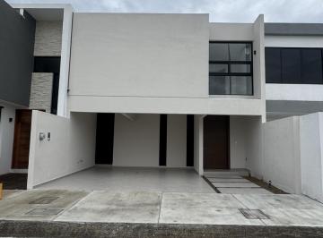 Casa · 202m² · 3 Recámaras · 2 Estacionamientos · Casa Climatizada en Venta en Fracc. Lomas del Dorado, Boca del Rio, Veracruz.