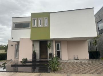 Casa de 4 habitaciones, Corregidora · Casa en Venta en Balvanera Polo Country Club