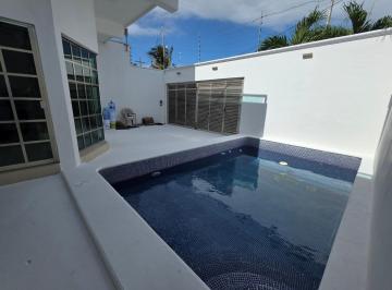 Casa · 204m² · 3 Recámaras · 2 Estacionamientos · Casa en Venta en Cancún - Acceso por Av Huayacán - 3 Recámaras y Alberca Propia