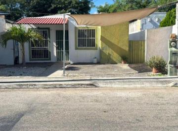 Casa de 2 habitaciones, Mérida · Casa en Venta en Paseos de Opichén Ideal Para 1er Hogar o Inversión