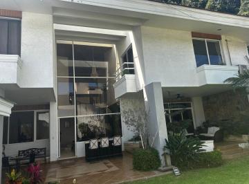 Casa de 4 habitaciones, Zapopan · Atractiva y Comercial Casa U Oficinas en Renta