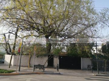 Casa uso de suelo · 201m² · 3 Recámaras · 4 Estacionamientos · Casa con Uso de Suelo en Venta en Monterrey