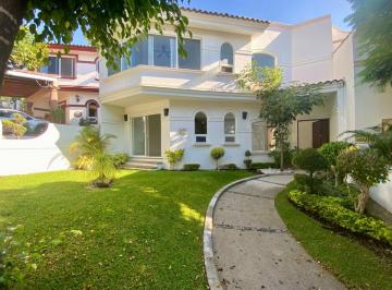 Casa de 3 habitaciones, Emiliano Zapata · Casa en Venta en Cuernavaca
