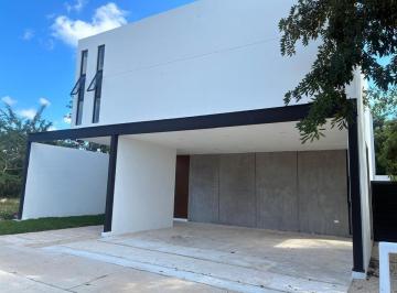 Casa en condominio de 4 habitaciones, Mérida · Casa en Privada Residencial en Venta en Cholul