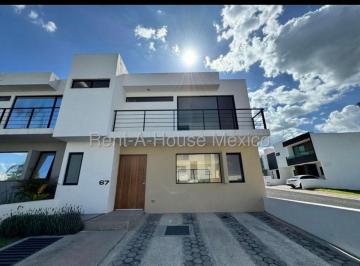 Casa de 3 habitaciones, Querétaro · Renta | Casa en San Isidro, Juriquilla, Querétaro | Área de Lavado Techada | 3 Recámaras| Vigilancia