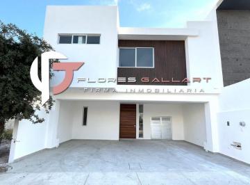 Casa en condominio · 254m² · 3 Recámaras · 2 Estacionamientos · Casa en Venta en Loretta Ll Al Poniente de La Ciudad de Aguascalientes