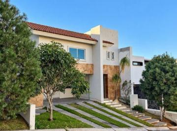 Casa · 440m² · 3 Recámaras · 4 Estacionamientos · Casa en Venta en Diana Natura (Salida a Nogales)