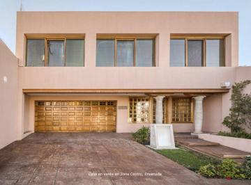 Casa de 3 habitaciones, Ensenada · Casa en Venta | Estilo Único con Acabados de Lujo | Zona Centro, Ensenada