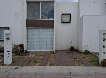Casa en condominio de 2 habitaciones, Corregidora · Casa X Carr. Libre a Celaya