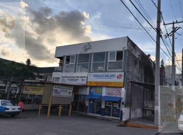 Local comercial · 154m² · 6 Estacionamientos · Local en Plaza Velero