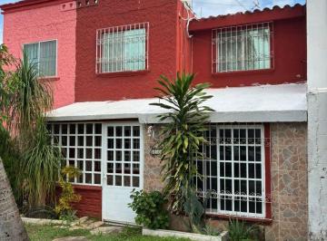 Casa de 4 habitaciones, Veracruz · Casa con Recamara en Planta Baja en El Fracc. Siglo Xxi en Veracruz