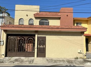 Casa · 145m² · 5 Recámaras · 2 Estacionamientos · Casa - Ampliacion Ampliación Unidad Nacional