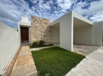 Casa · 217m² · 3 Recámaras · Cascasa en Venta en Conkal, Privada Nadira, Mod Belem Plus Entrega Sept 25