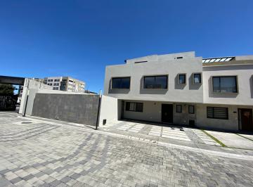 Casa en condominio de 3 habitaciones, San Mateo Atenco · Residencial en Esquina con 4ta Recamara y Roof Garden en Fenix Residencial 3 San Mateo Atenco Edome
