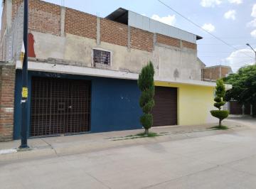 Casa · 217m² · 2 Recámaras · Casa con Locales en Venta Colinas del Carmen León, Gto.