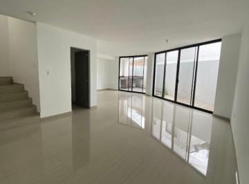 Casa en condominio de 3 habitaciones, Corregidora · Casa Renta Tres Recamaras y Amplio Sotano
