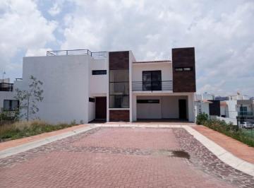 Casa en condominio de 3 habitaciones, Corregidora · Casa Venta Tres Recamaras y Amplio Sotano