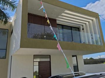 Casa · 182m² · 3 Recámaras · 4 Estacionamientos · Casa - Fraccionamiento Los Encinos