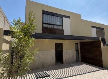 Casa de 3 habitaciones, Corregidora · El Condado, Corregidora Recámara y Baño Completo en Pb