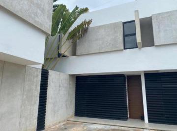Casa en condominio de 2 habitaciones, Mérida · Renta Townhouse Amplio Amueblado de 2 Habit Cerca de City Center en Col. Montebello