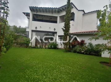 Casa de 3 habitaciones, Valle de Bravo · Casa en Venta El Cerrillo