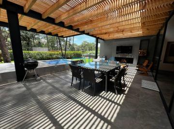 Casa en condominio de 4 habitaciones, Valle de Bravo · Casa en Condominio Circuito