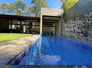 Casa de 3 habitaciones, Valle de Bravo · Casa Moderna en Venta, en Avandaro