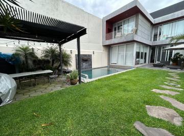Casa · 260m² · 3 Recámaras · 2 Estacionamientos · Casa - Chapultepec