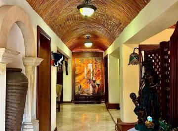 Quinta de 4 habitaciones, Saltillo · Casa en Venta en Los Gonzales, Los Siller, Saltillo, Coahuila, Vive El Lujo y Comfort de Esta Quinta