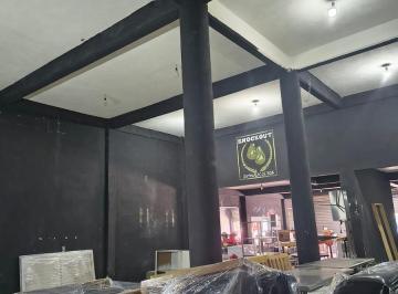 Local comercial · 2 Estacionamientos · Local Comercial San Mateo Atenco 200 m²