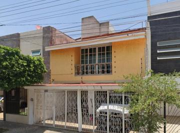 Casa de 3 habitaciones, Guadalajara · Rp Casa en Venta en Fracc Jardines de San Jose Guadalajara